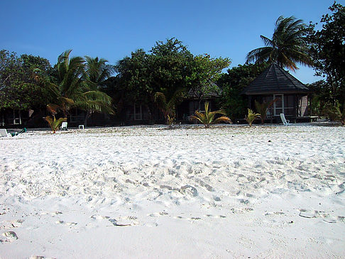 Der weiße Sandstrand der Malediven Fotos